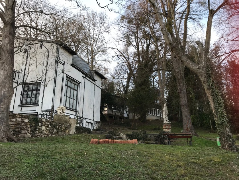 6CD6A92D-FFB9-4AC1-8D44-EE42F274EB8D